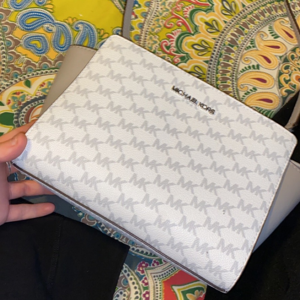 Authentic Michael Kors Crossbody